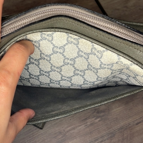 Gucci Plus Authentic Clutch/Wristlet EUC - Picture 10 of 13